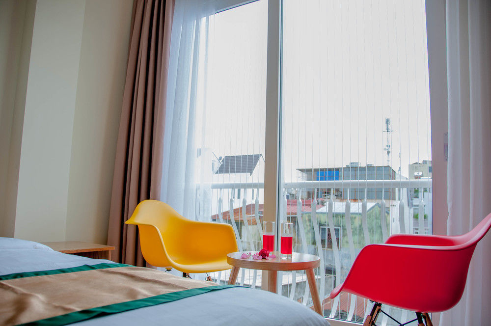 Camila Hotel Хошимин Екстериор снимка