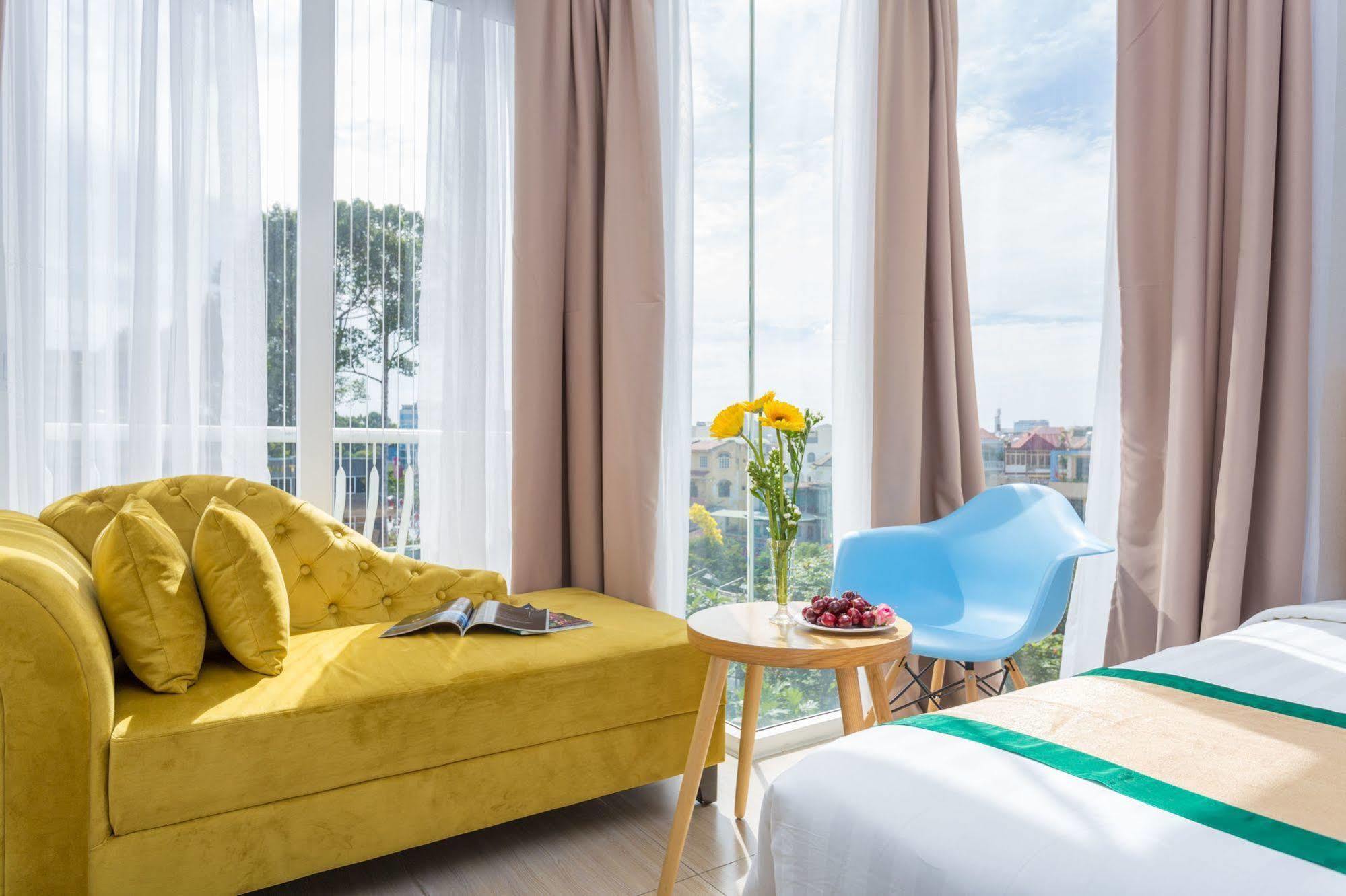 Camila Hotel Хошимин Екстериор снимка